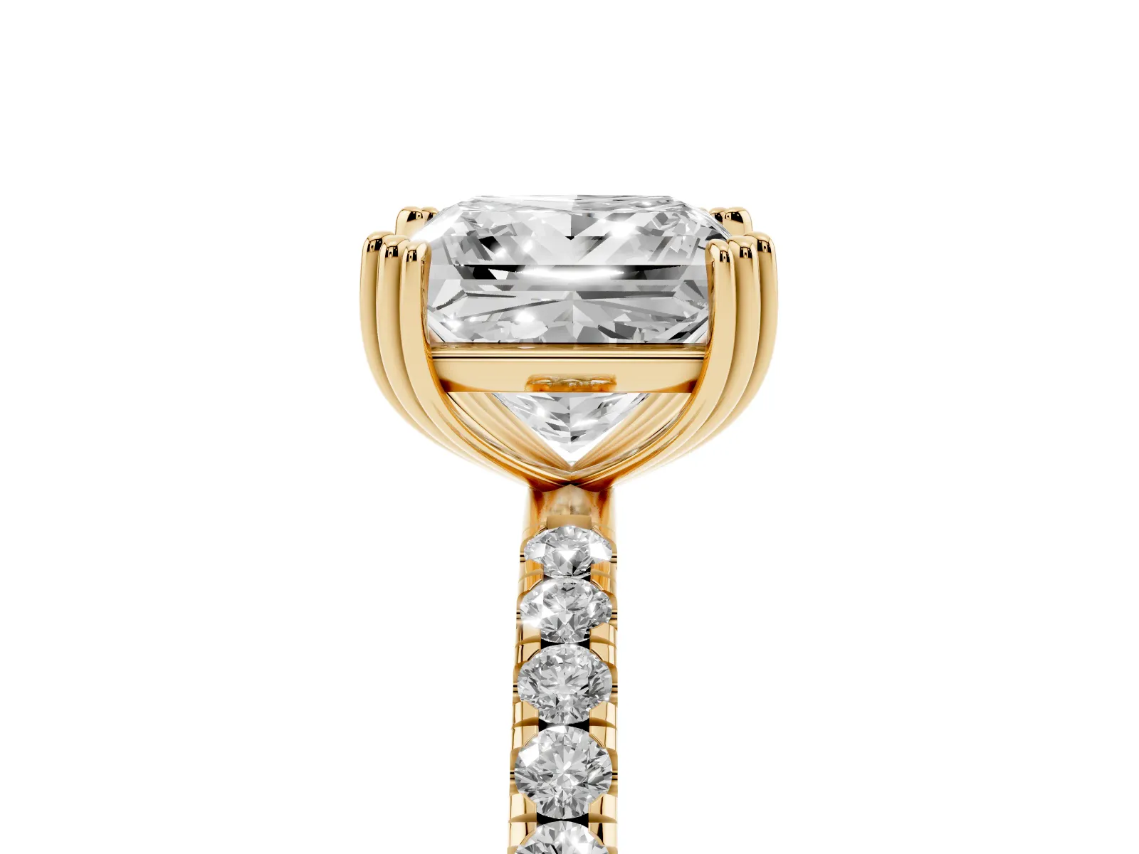 Princess Cut Brilliant Solitaire with Pavé Band and Claw Prong Setting Yellow gold