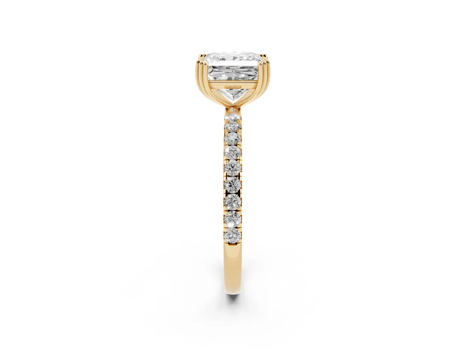 Princess Cut Brilliant Solitaire with Pavé Band and Claw Prong Setting Yellow gold