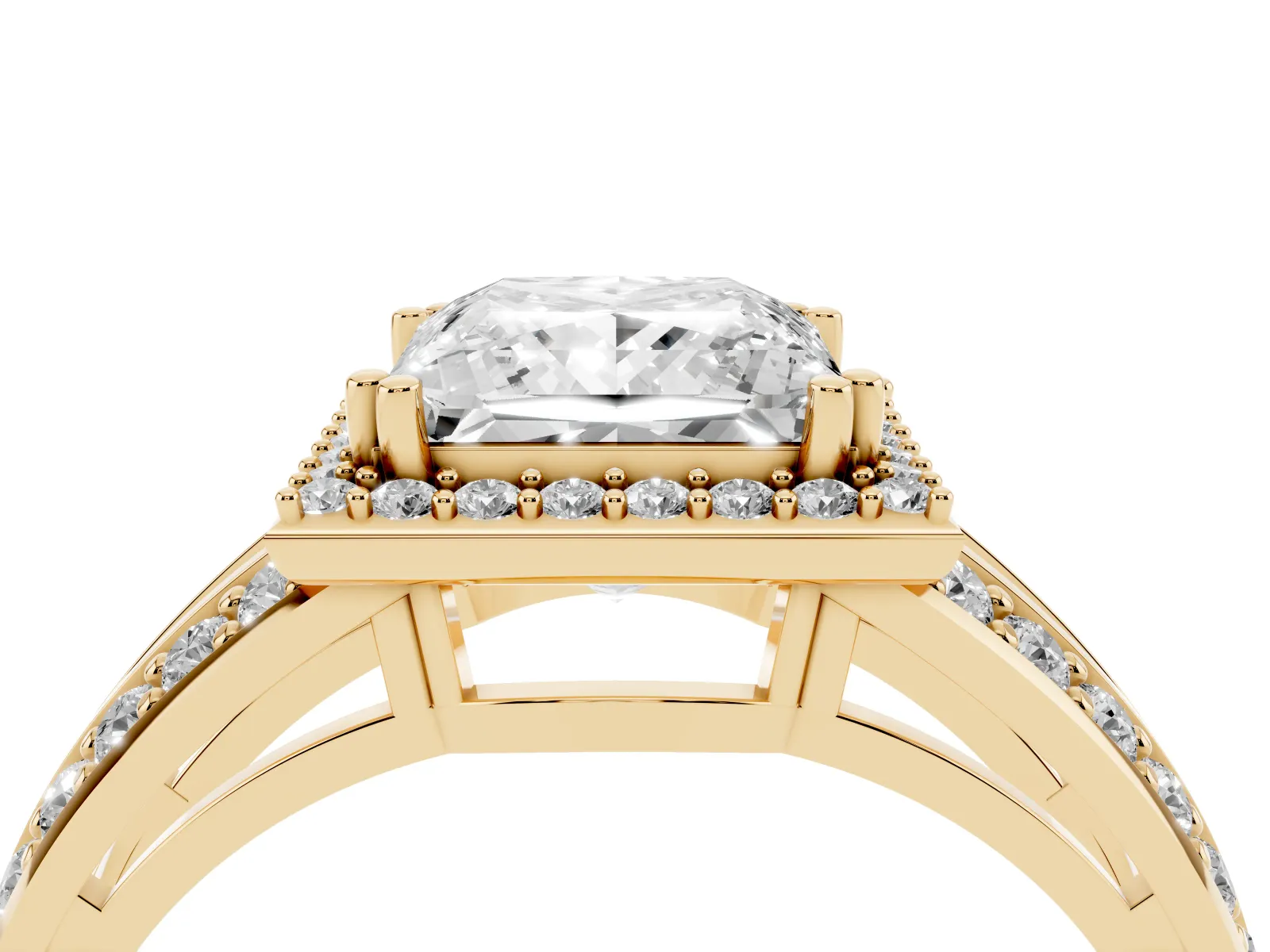 Princess Cut Diamond Halo Ring with Split Shank Pavé Band and Four-Prong Setting Yellow gold