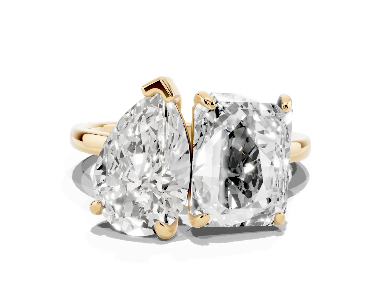 Pear and Radiant Toi Moi Ring with Prong Setting and Plain Band Yellow gold